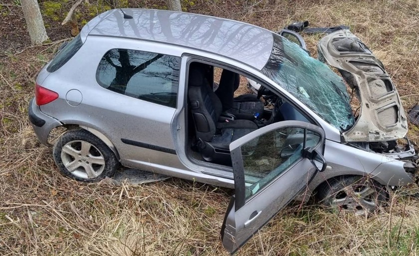 Лобовое столкновение «Пежо» и «Опеля» привело к гибели двух водителей